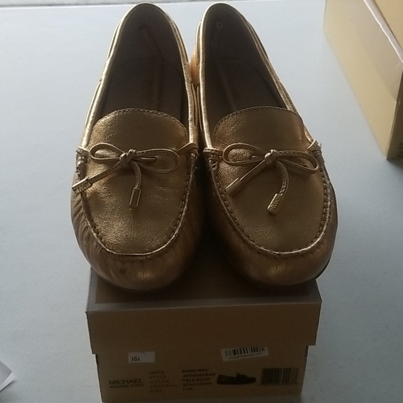 Shoes - Picture 1 of 2